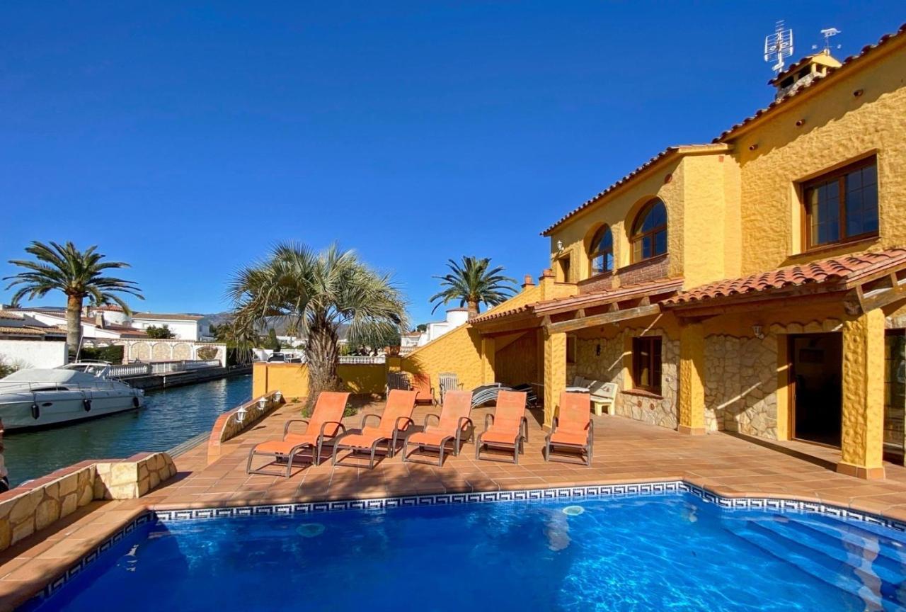Ampuriahome Villa Hosting 15, Pool & Mooring Empuriabrava Exterior photo