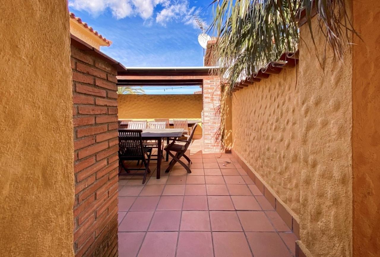 Ampuriahome Villa Hosting 15, Pool & Mooring Empuriabrava Exterior photo