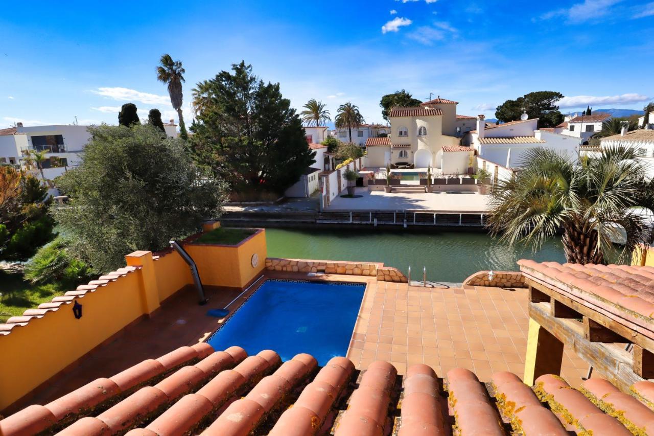 Ampuriahome Villa Hosting 15, Pool & Mooring Empuriabrava Exterior photo